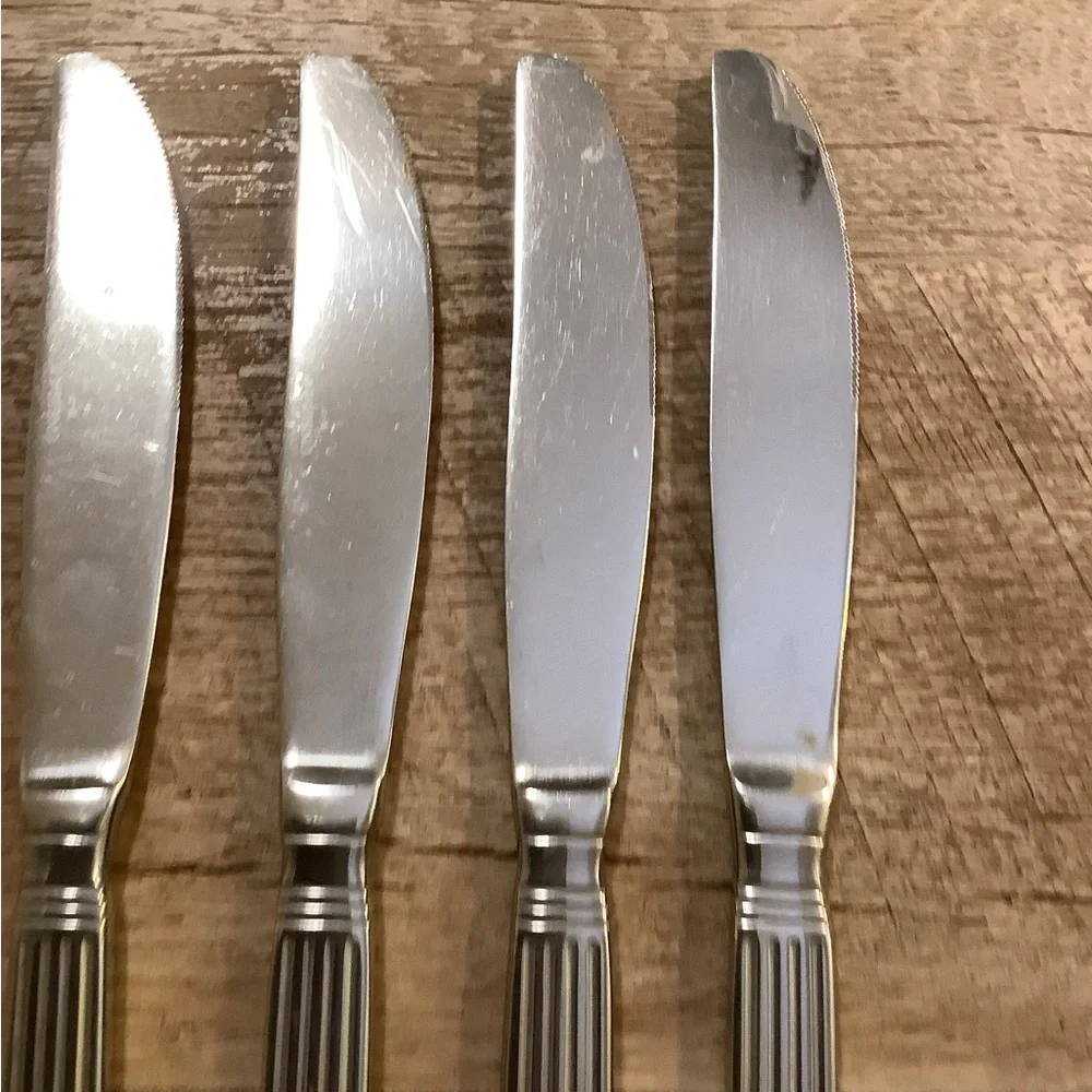 (4) Oneida “Athena” Flatware Dinner Knives